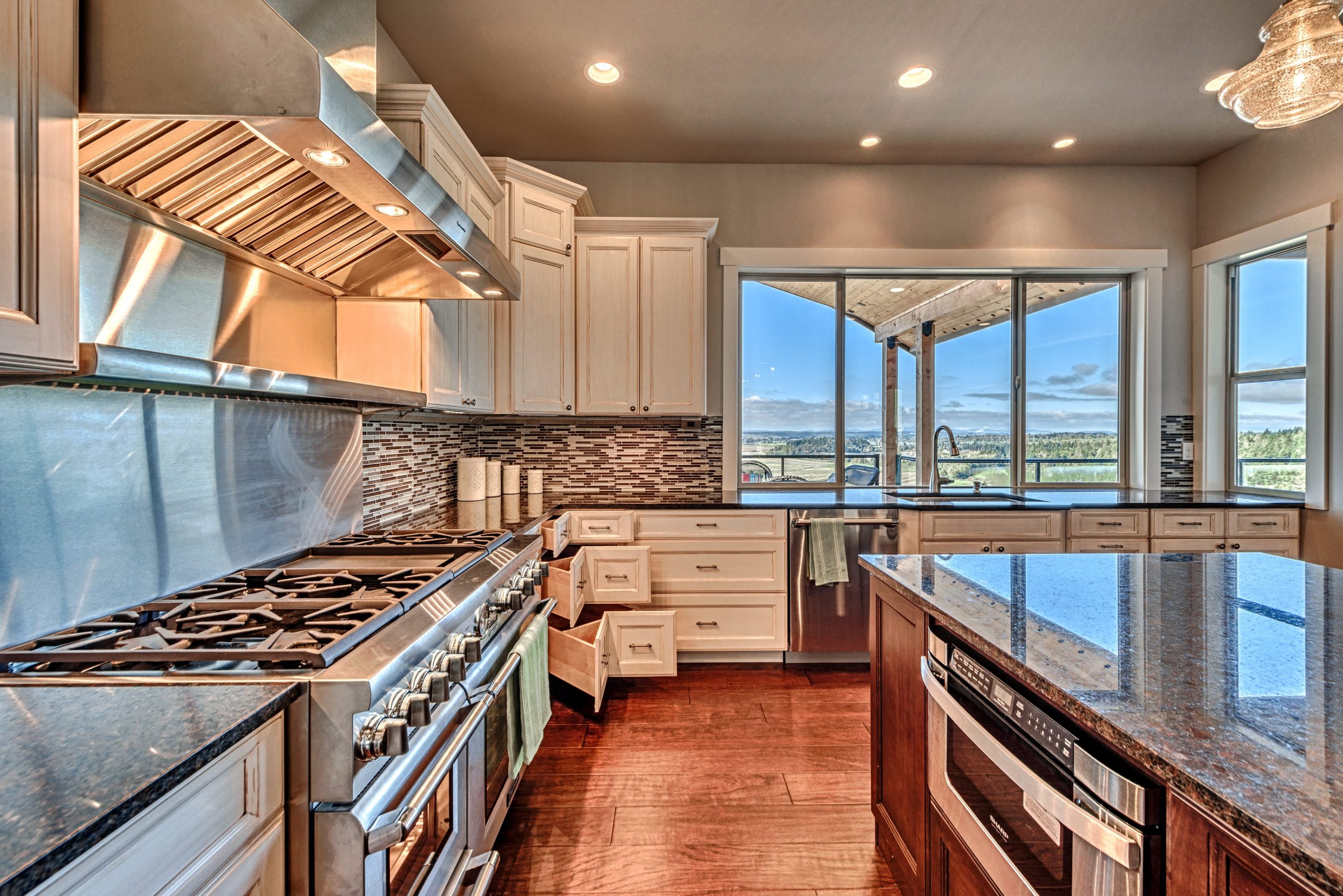 AvalonWay7622-mcmanusphoto_0069_HDR-min