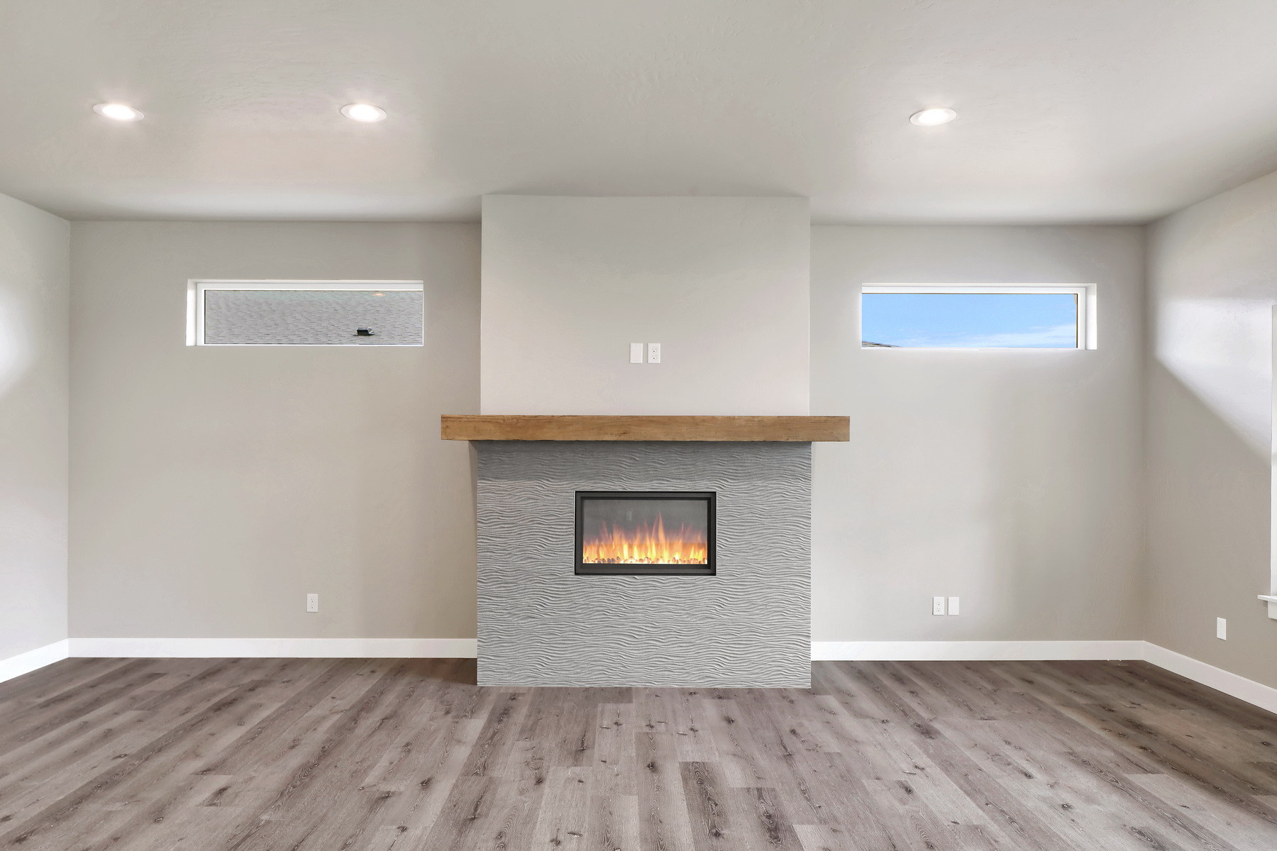 037_1717_Hillcrest_Piazza