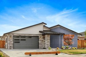 003_1715_Hillcrest_Piazza (Custom)