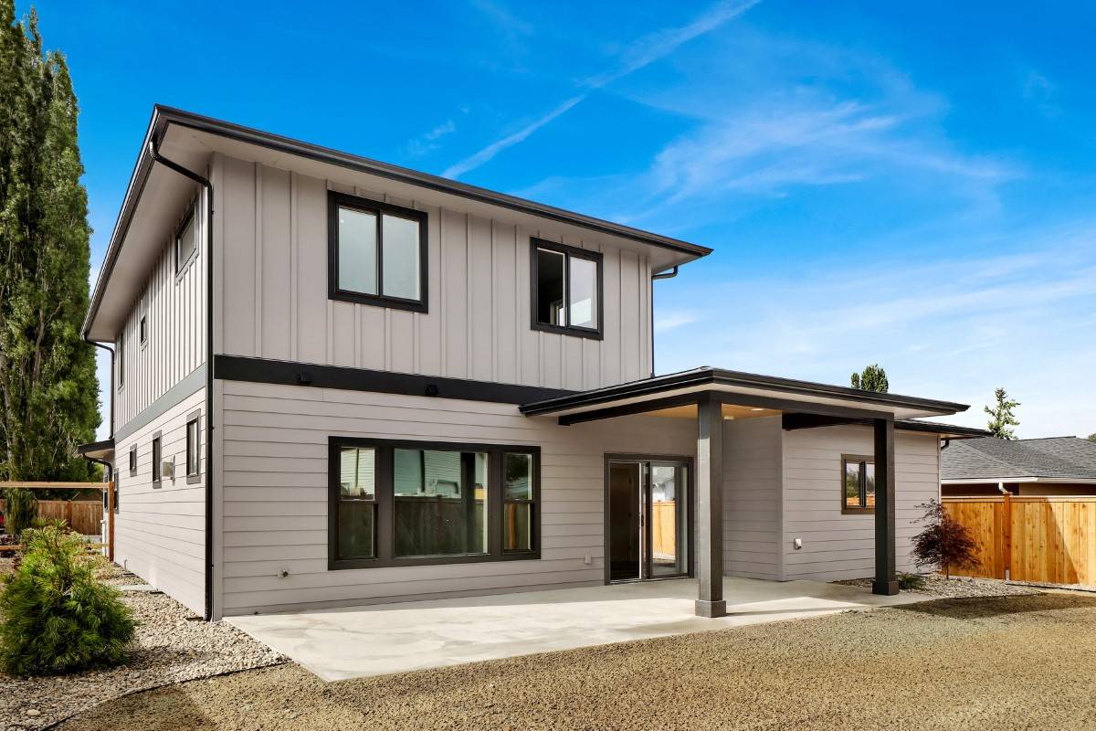 008_1719_Hillcrest (Custom)