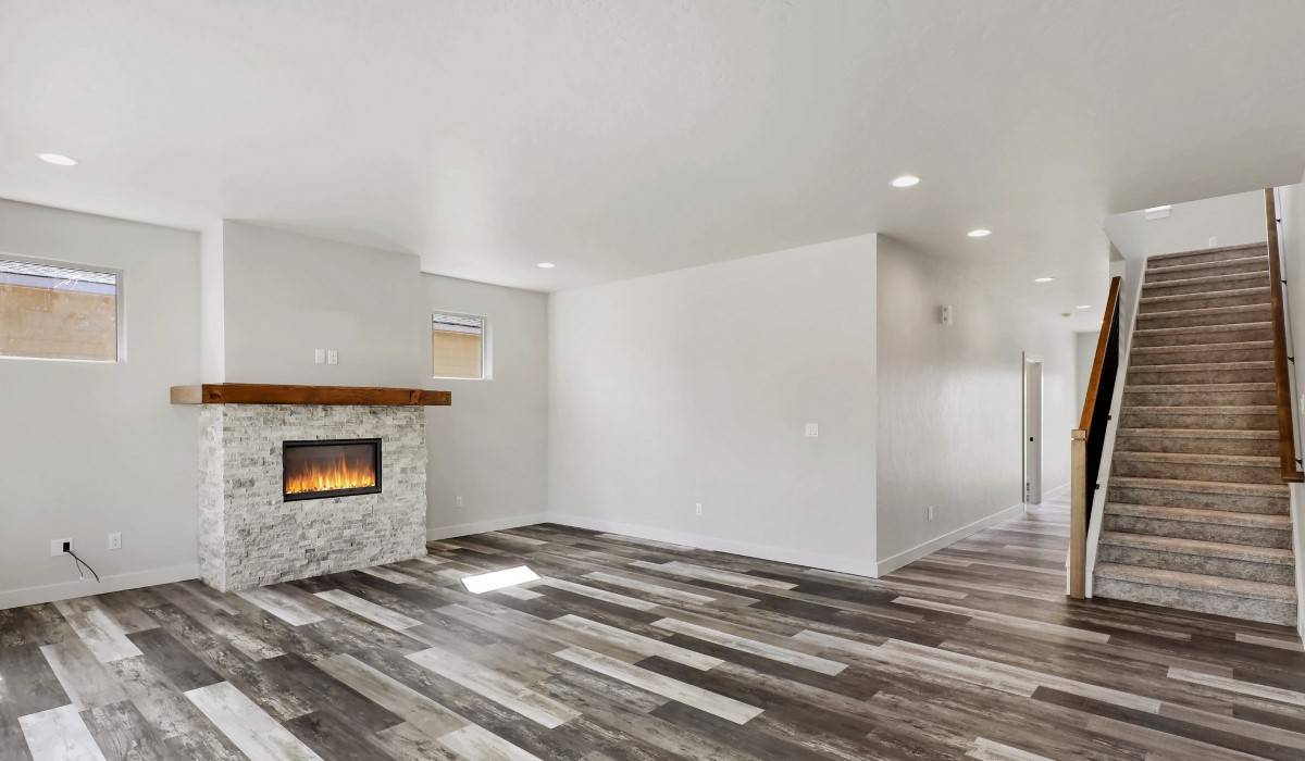 024_1719_Hillcrest (Custom)