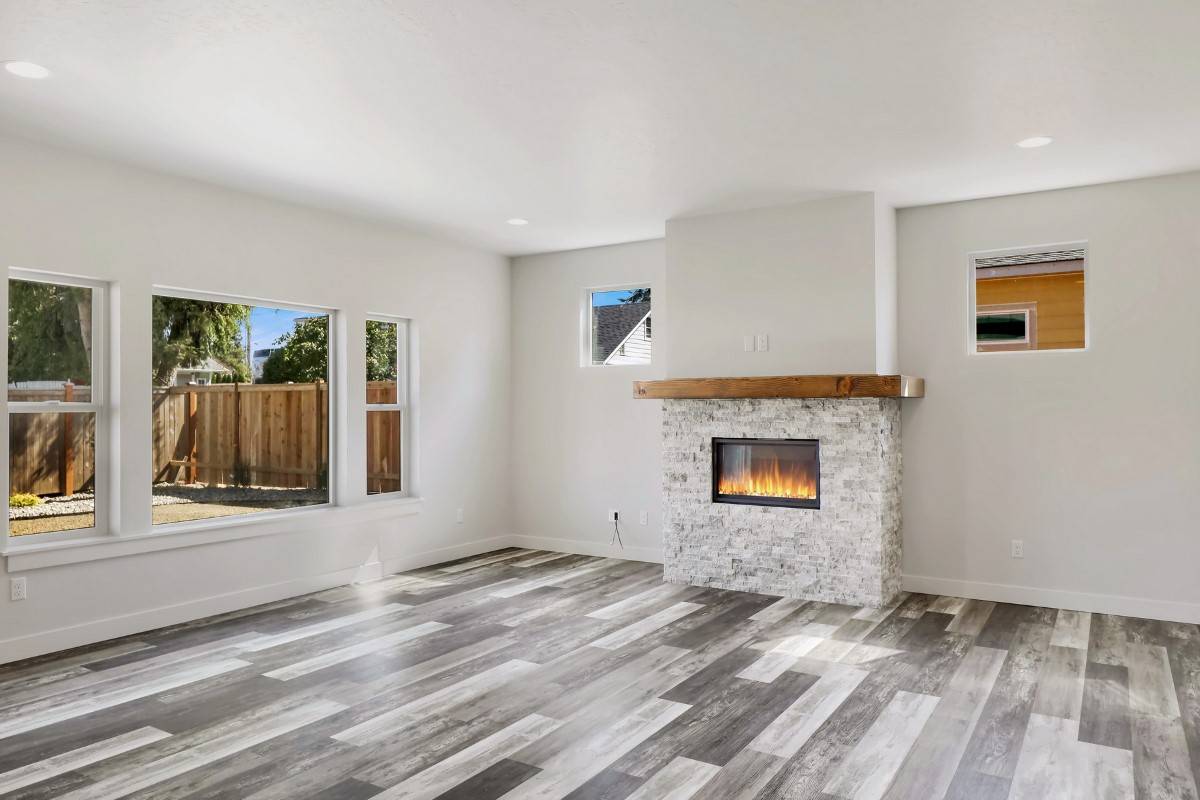 028_1719_Hillcrest (Custom)