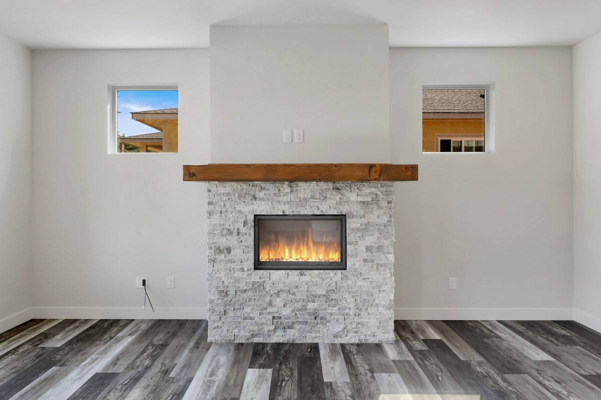 029_1719_Hillcrest (Custom)