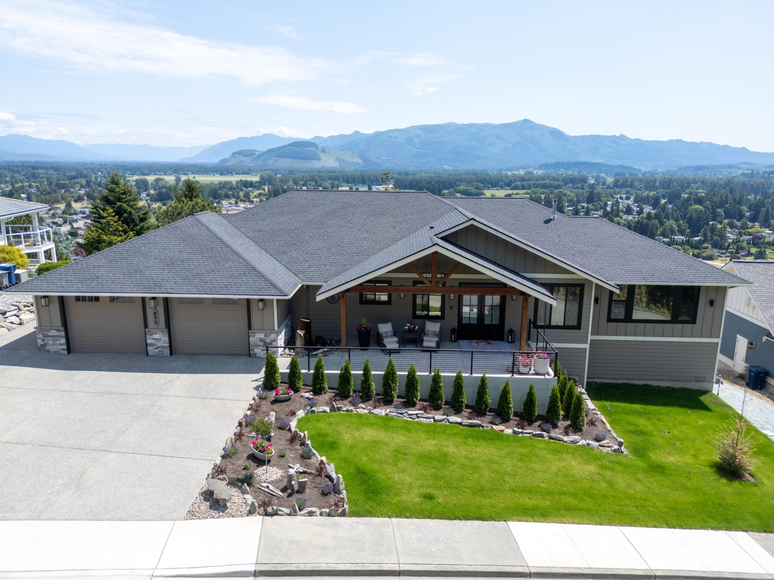 10-890 Burlington Heights drone-10-min